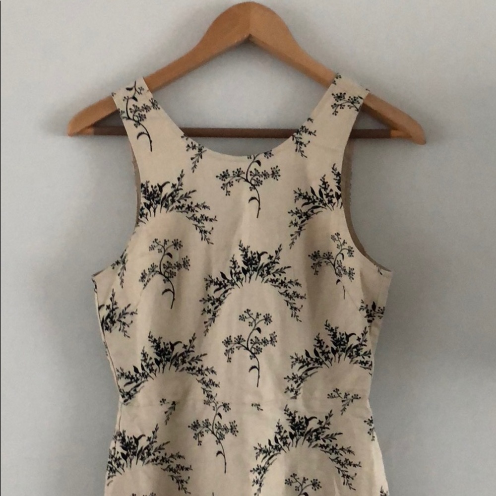 Gap cream/black sleeveless linen dress